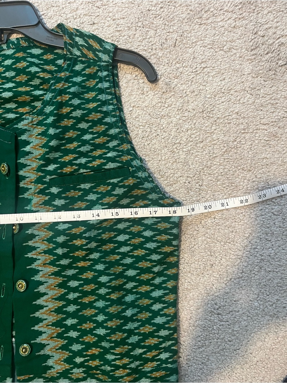 Green Patterned Sleeveless Button-Front Top - Picture 6 of 9